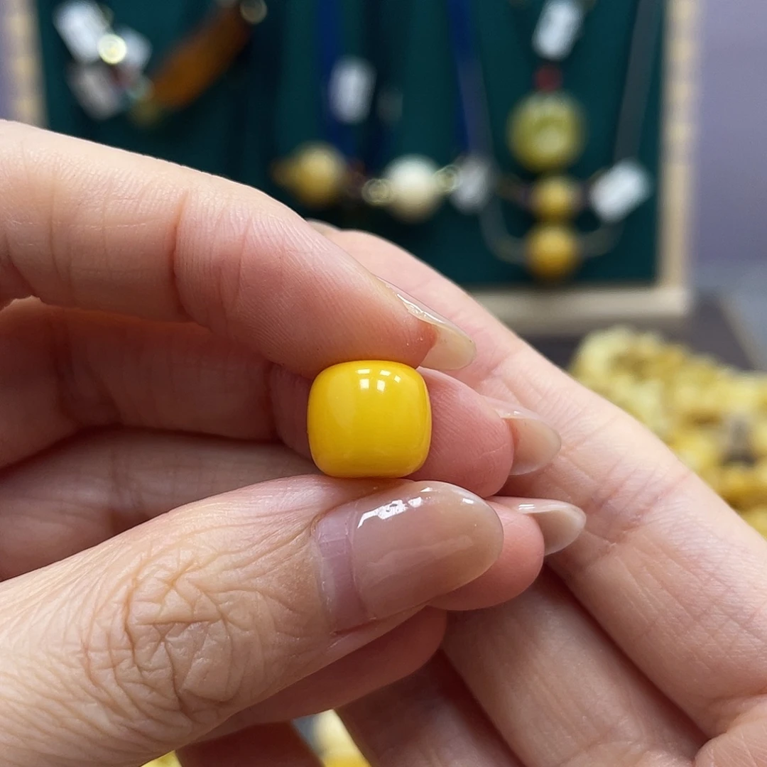 昆***光裸石蜜蜡未镶嵌10.3*9.3mm· 2