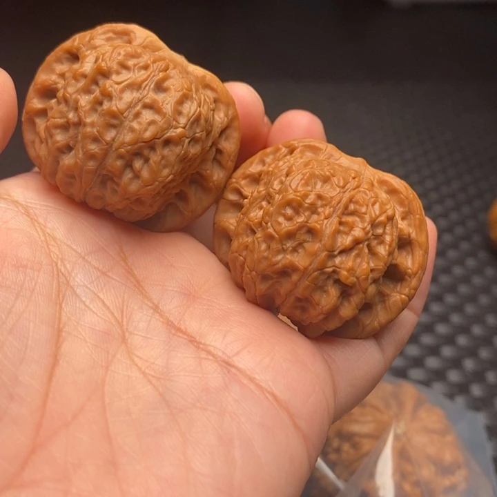 把件文玩核桃血麒麟39尺