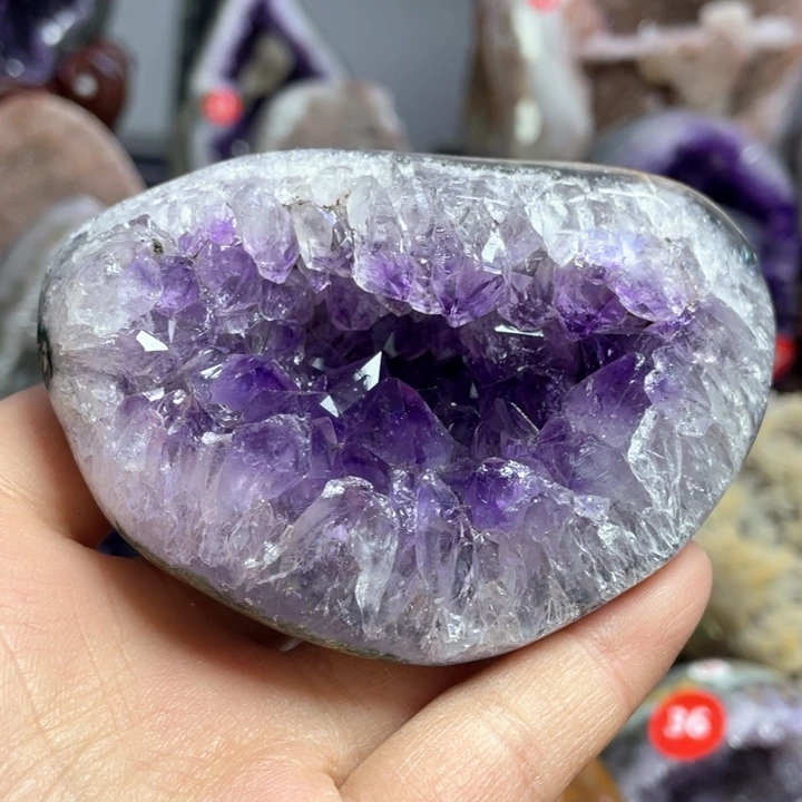水晶摆件未镶嵌捡漏