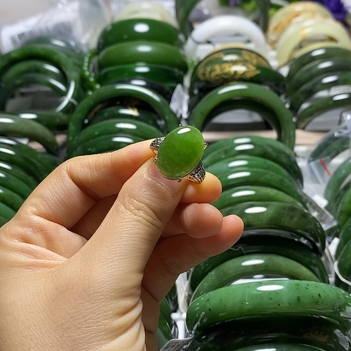 和田玉（碧玉）手镯未镶嵌碧玉戒指