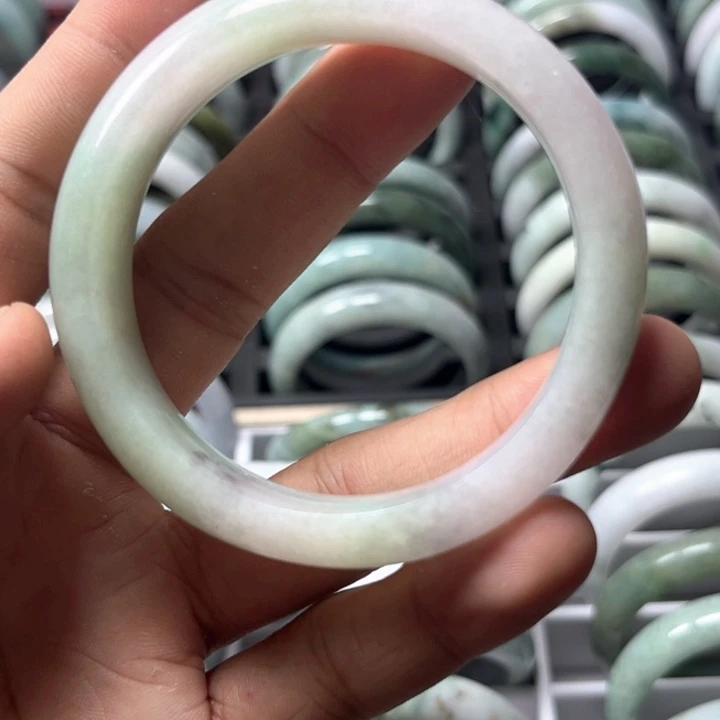 未镶嵌手镯翡翠天然缅甸翡翠手镯