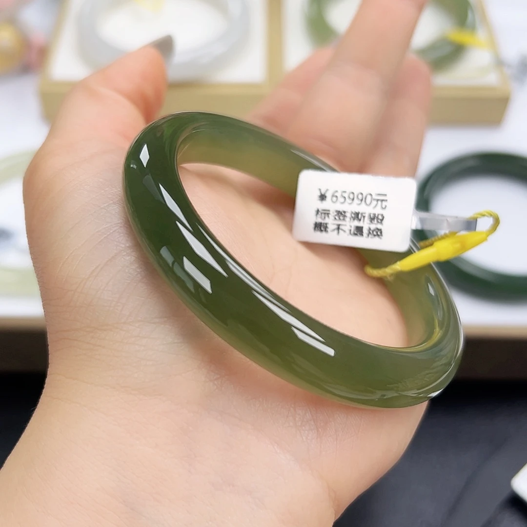 和田玉未镶嵌手镯