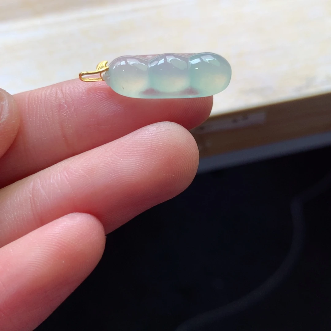 翡翠颈饰18K金镶嵌吊坠