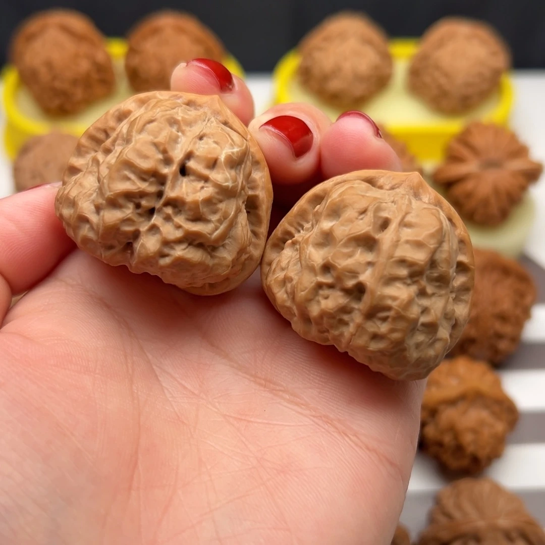 把件文玩核桃40红皮蛤蟆头