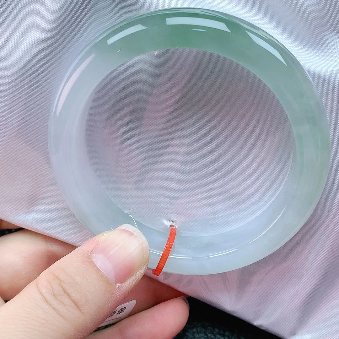 翡翠手镯未镶嵌57圈