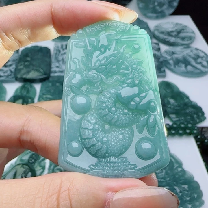 颈饰未镶嵌翡翠多样性发货天然的A货翡翠