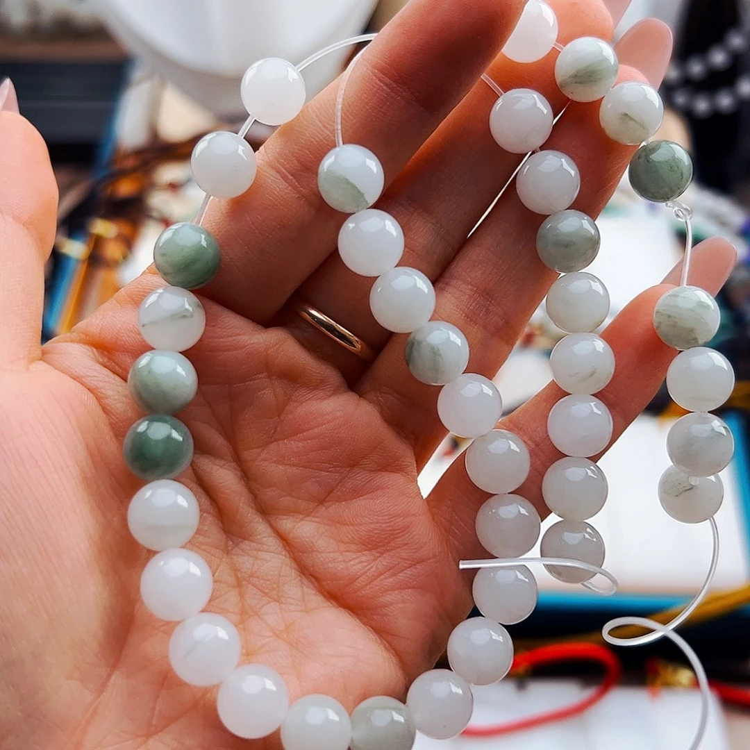 石英质玉（金丝玉）未镶嵌颈饰