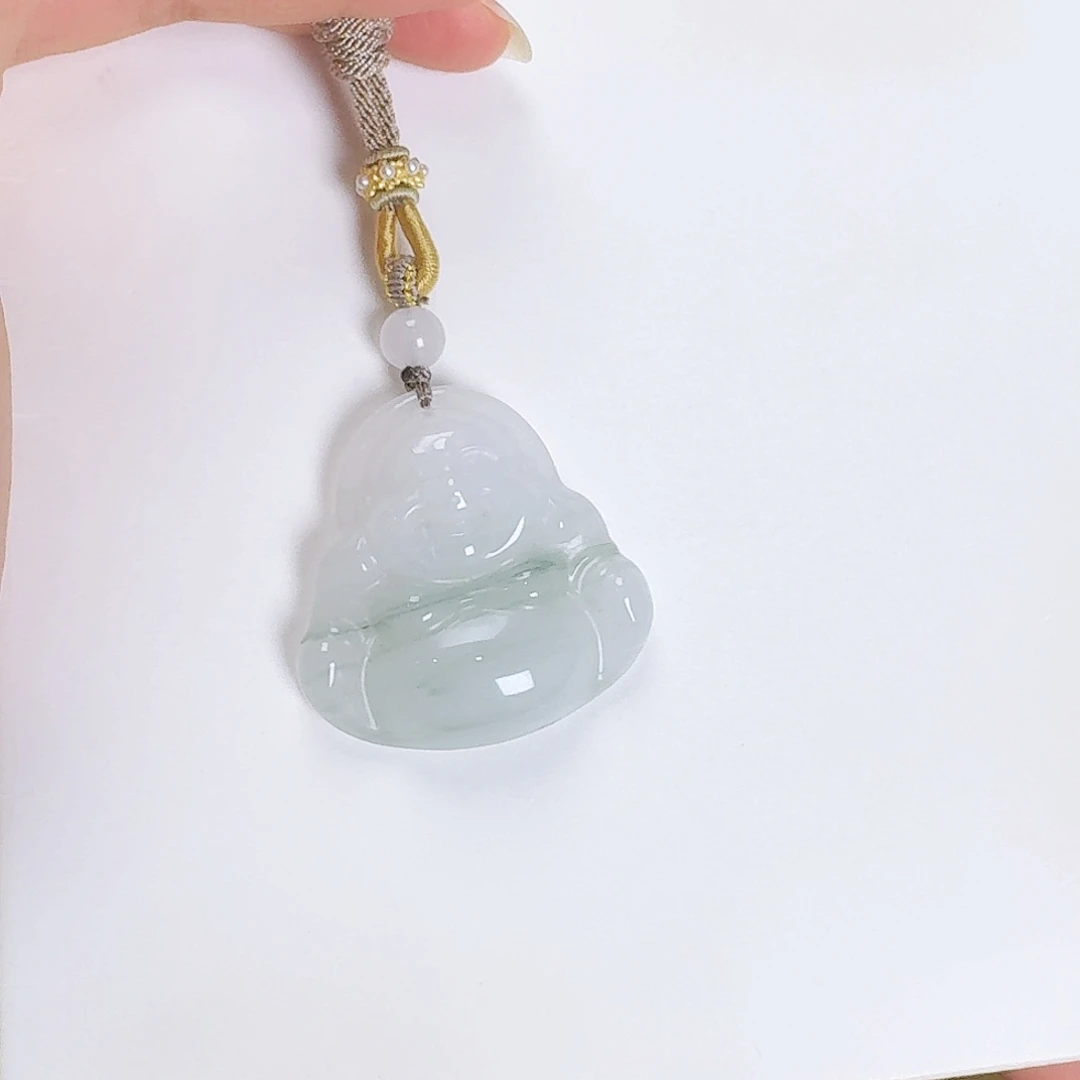石英质玉未镶嵌颈饰佛公