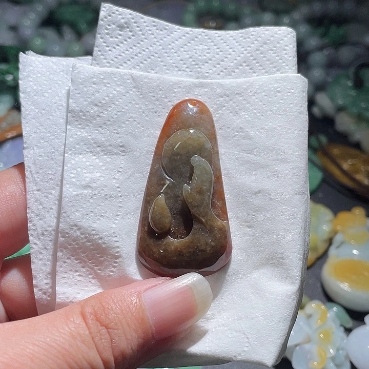 颈饰未镶嵌翡翠天