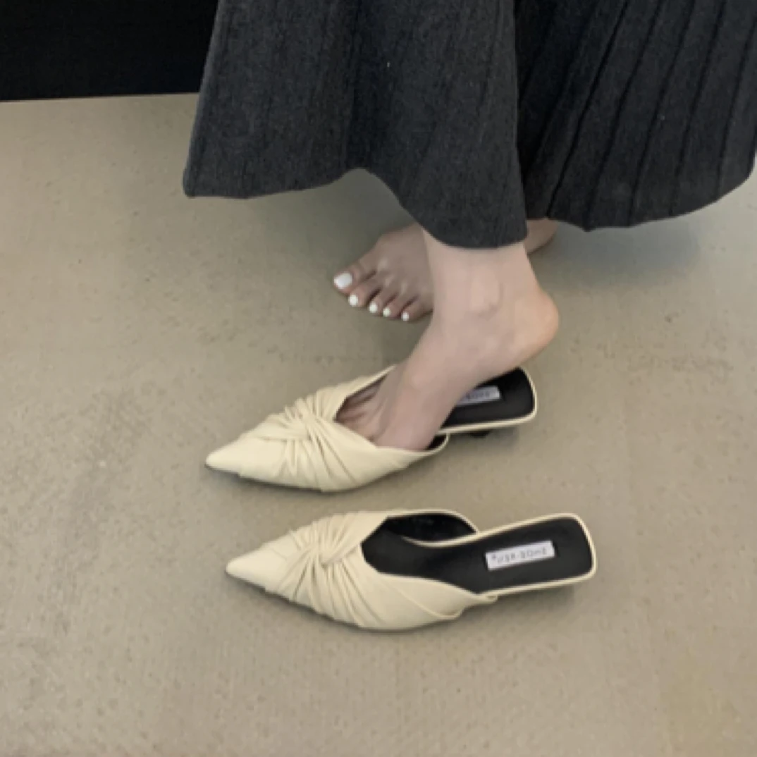 小众设计感褶皱包头半拖鞋外穿女鞋2025春夏新款尖头粗跟气质凉拖