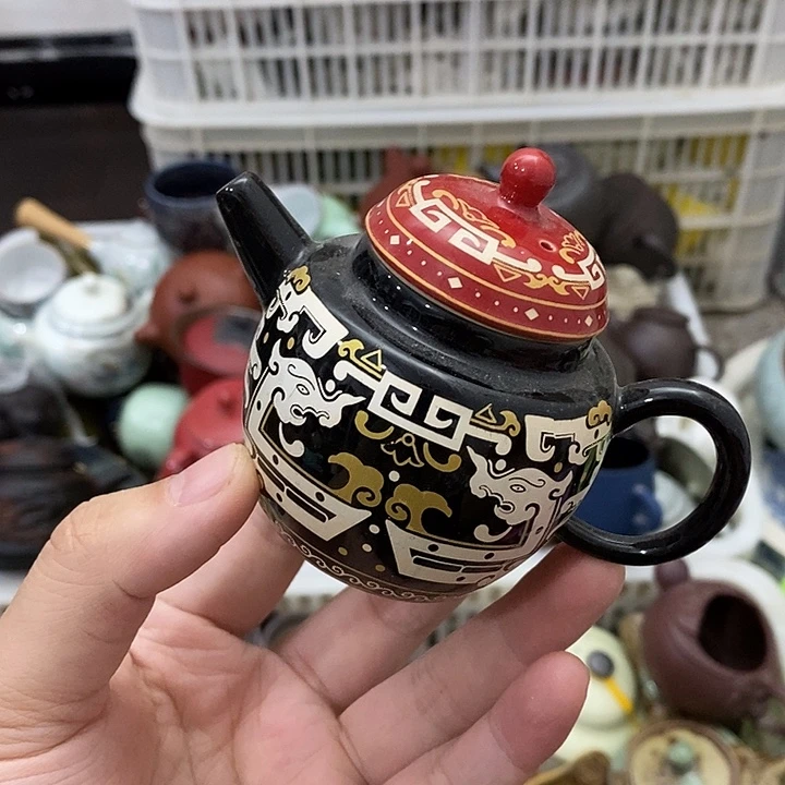 陶瓷艺术品及陶瓷壶