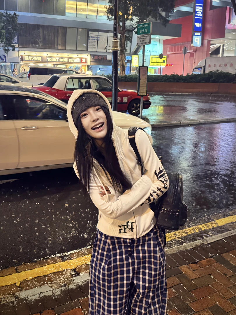 美式复古连帽印花长袖卫衣女春秋高级感修身显瘦辣妹开衫外套上衣