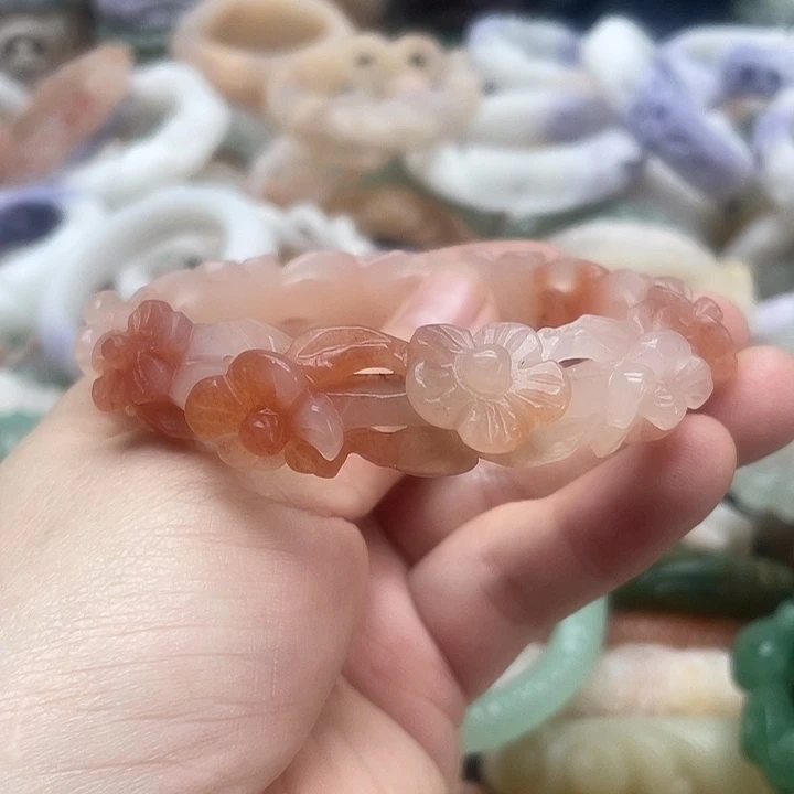 未镶嵌手镯石英岩玉