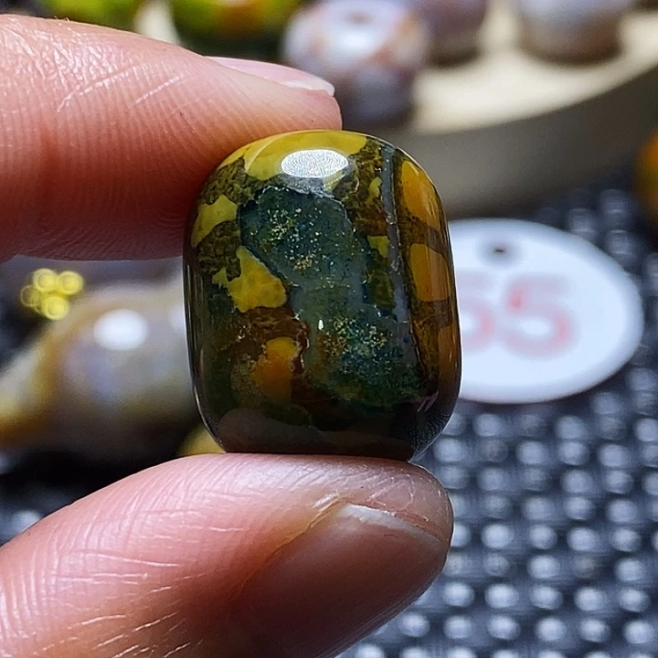 幸***人玛瑙/玉髓未镶嵌颈饰