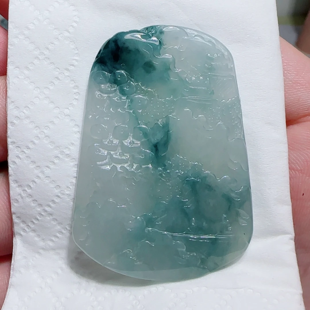 翡翠未镶嵌颈饰山水