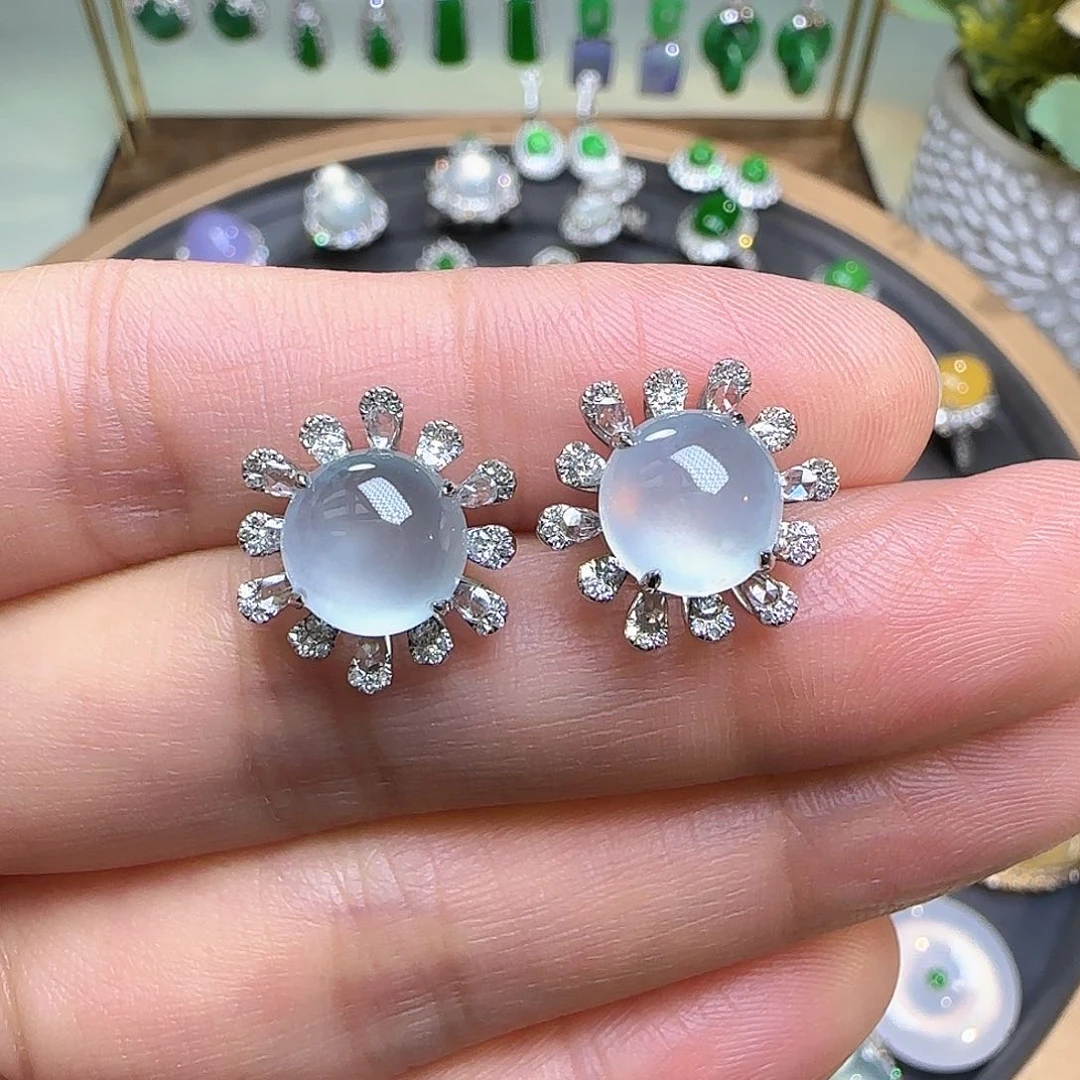 翡翠耳饰18K金镶嵌翡翠耳饰18K金镶嵌