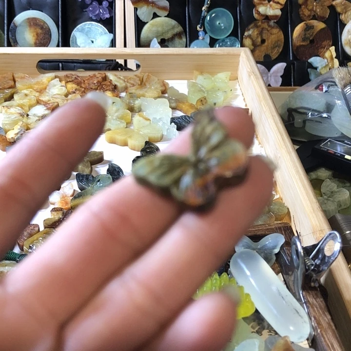 岫玉未镶嵌岫玉挂件