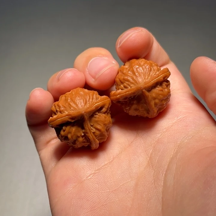 文玩核桃把件三棱103