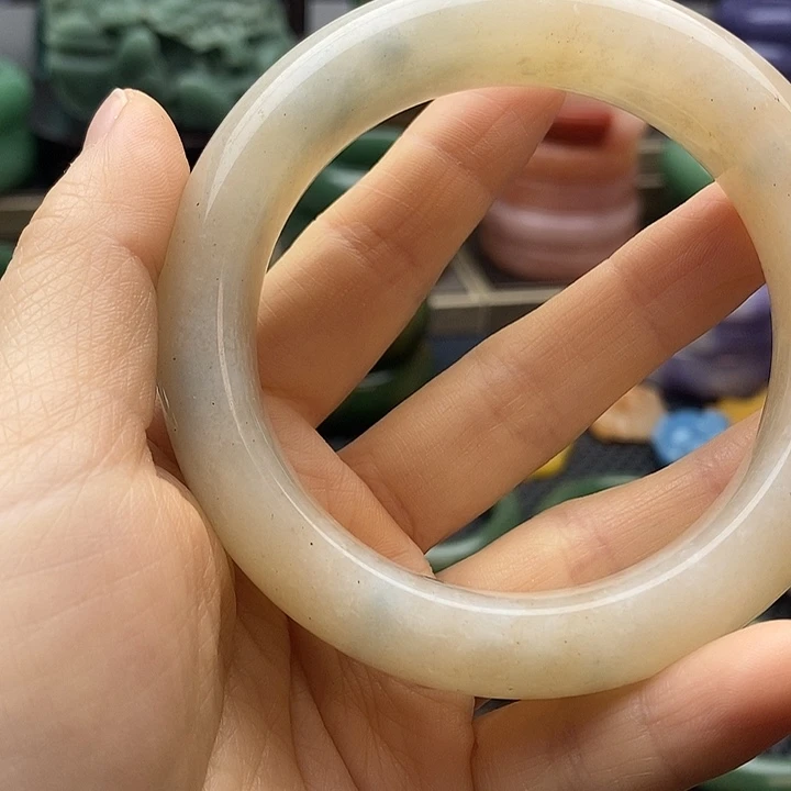 小***姐石英岩玉未镶嵌石英岩玉