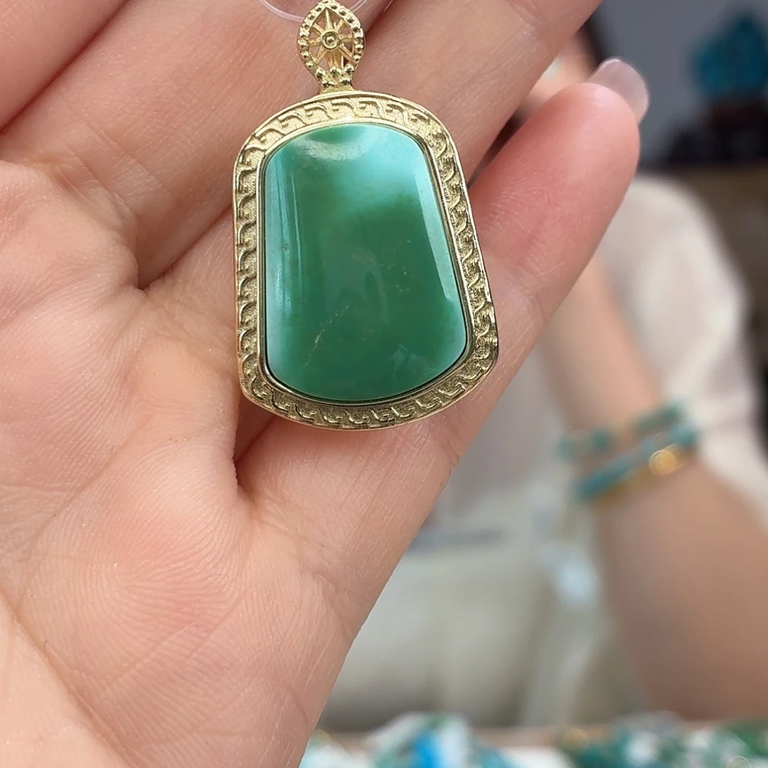 绿松石合金颈饰吊坠