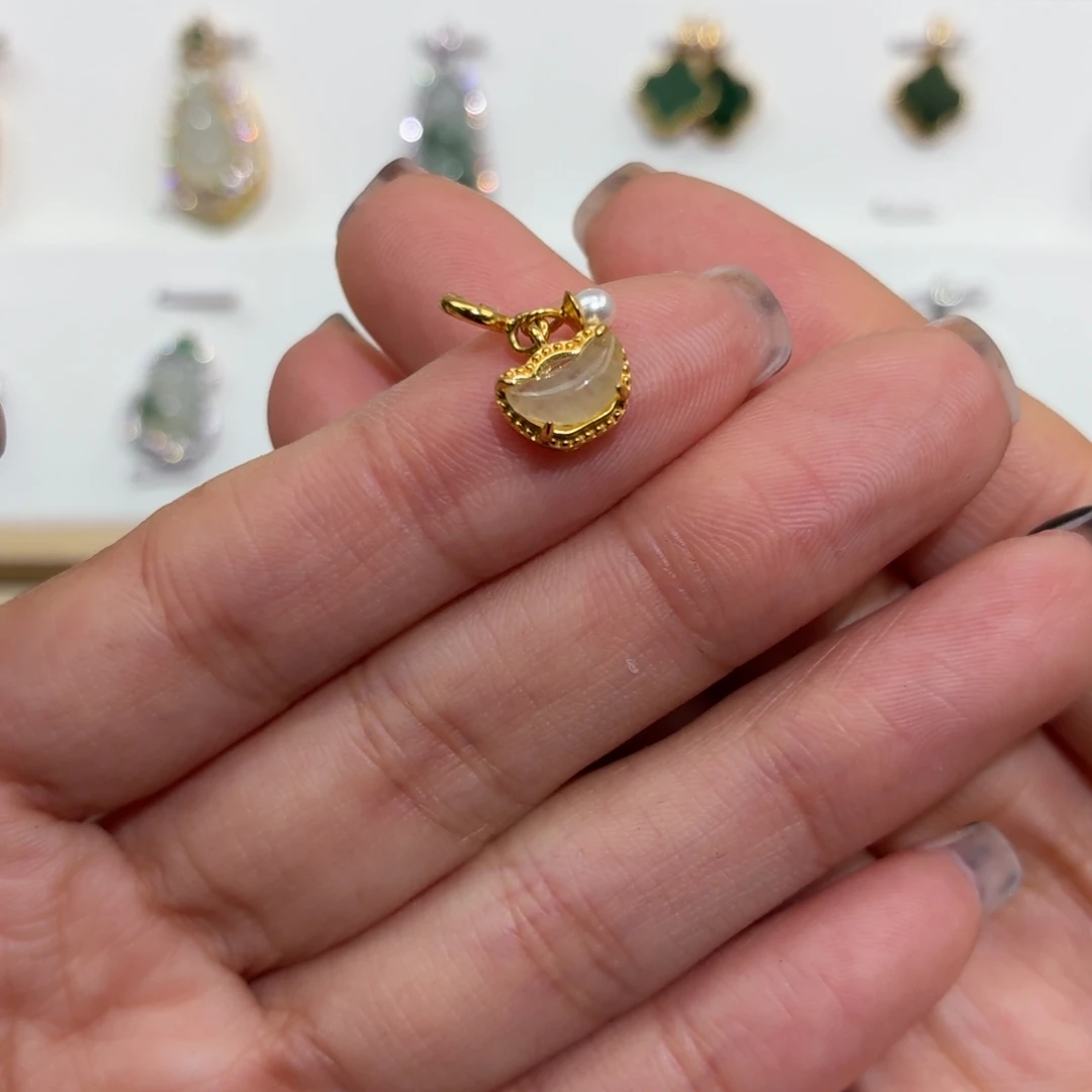 翡翠银S925镶嵌颈饰滴流