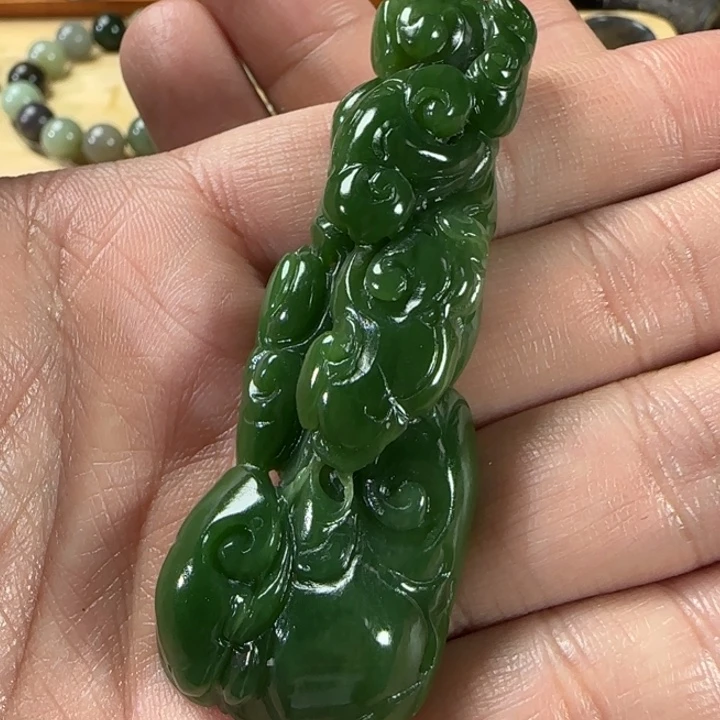 和田玉未镶嵌颈饰定制