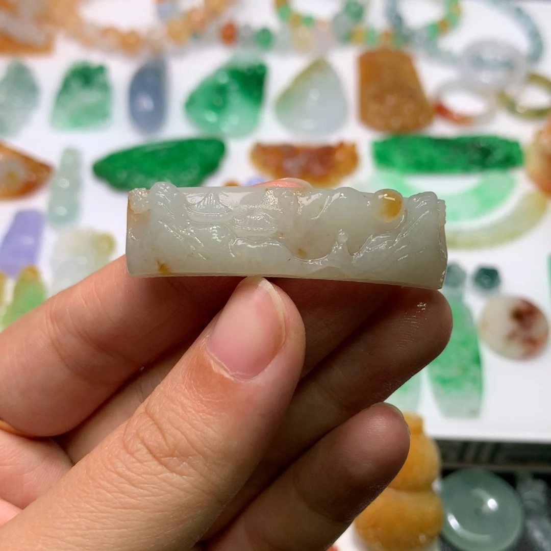 未镶嵌定制翡翠山水手牌