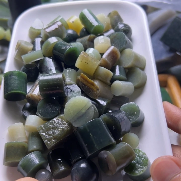 和田玉（糖玉）未镶嵌挂件