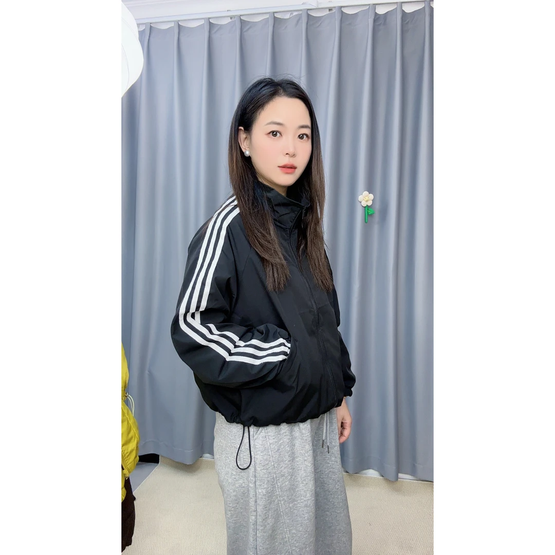 短款三条杠2025新款立领夹克女春秋小个子运动外套休闲薄外套