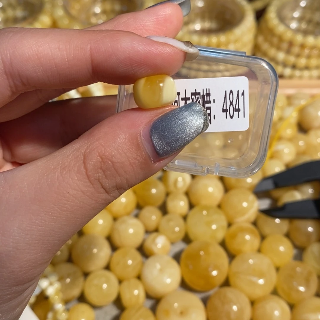 未镶嵌琥珀珠宝奇石4841