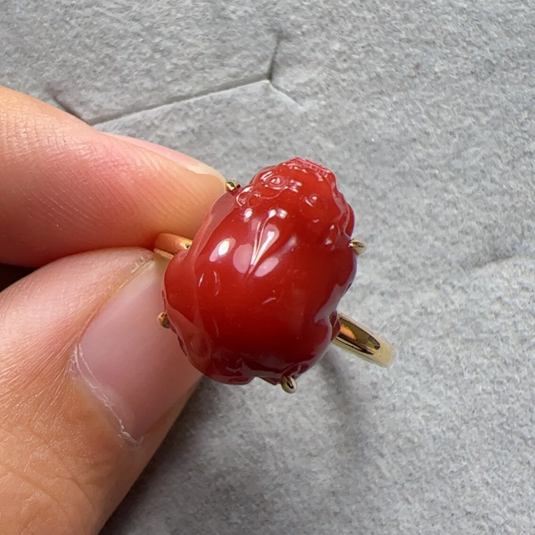 18K金镶嵌戒指南红玛瑙