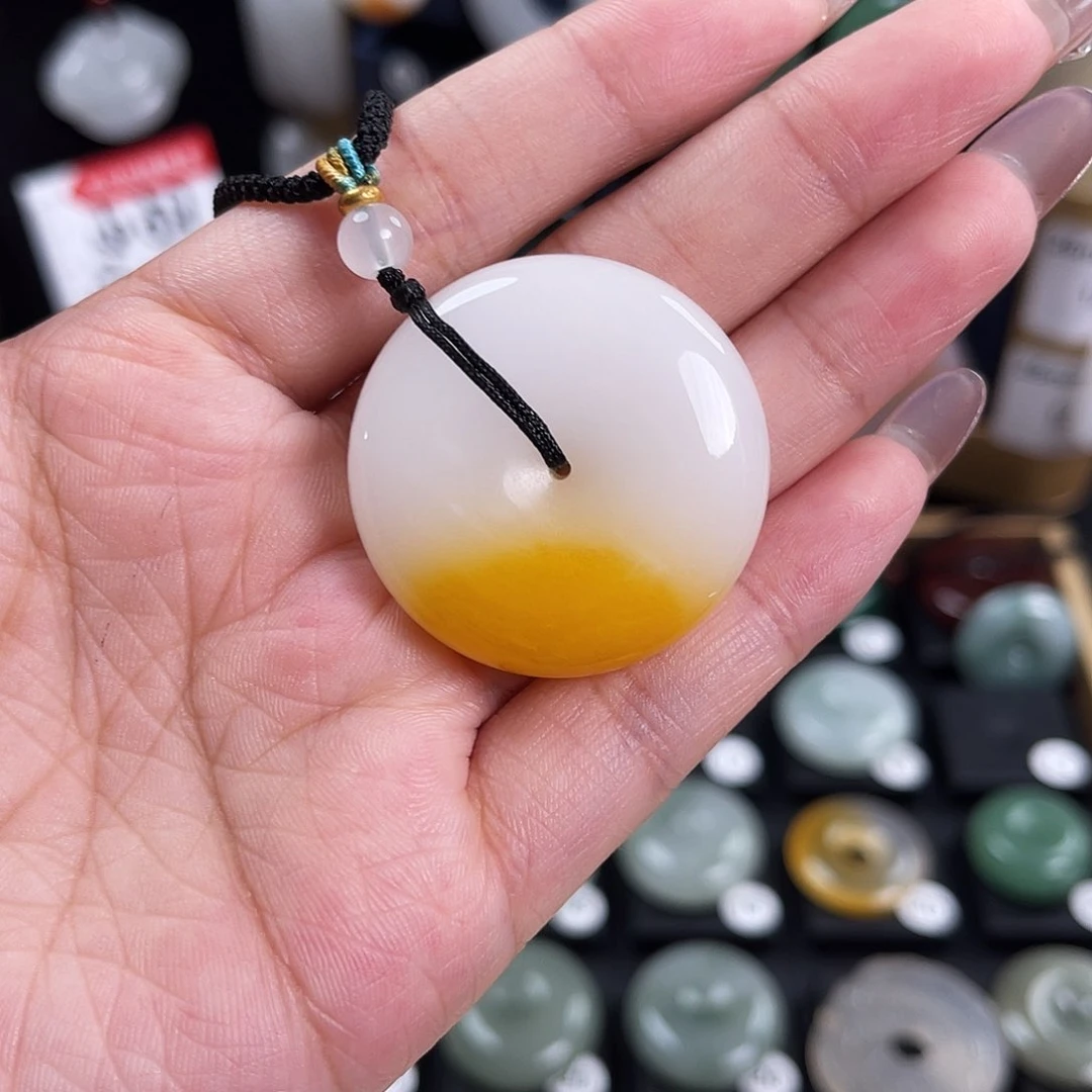 颈饰未镶嵌石英质玉M****8