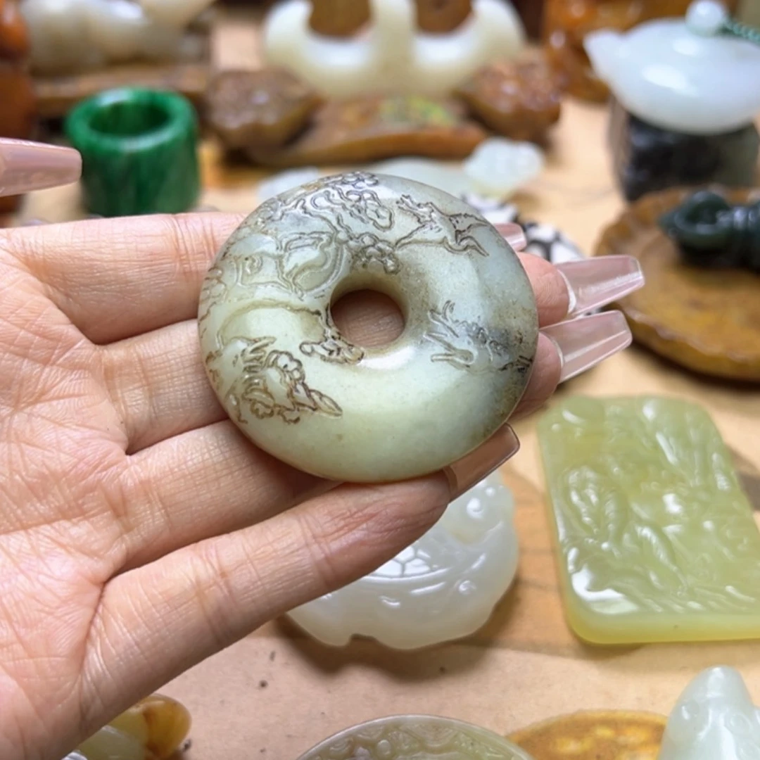 【闪购商品】蛇纹石玉颈饰未镶嵌