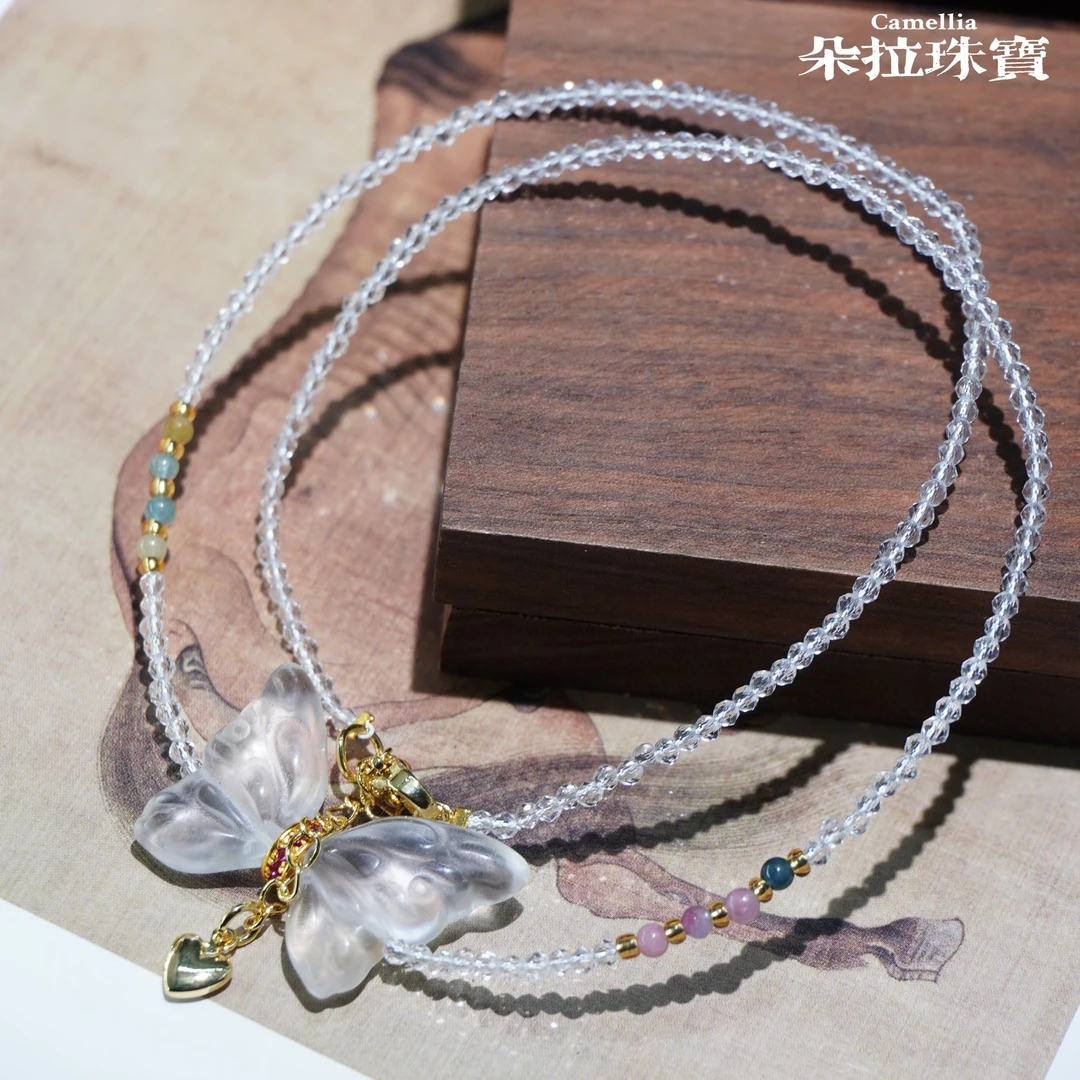 人间山茶 3081 白水晶蝴蝶结项链  多样性发其一