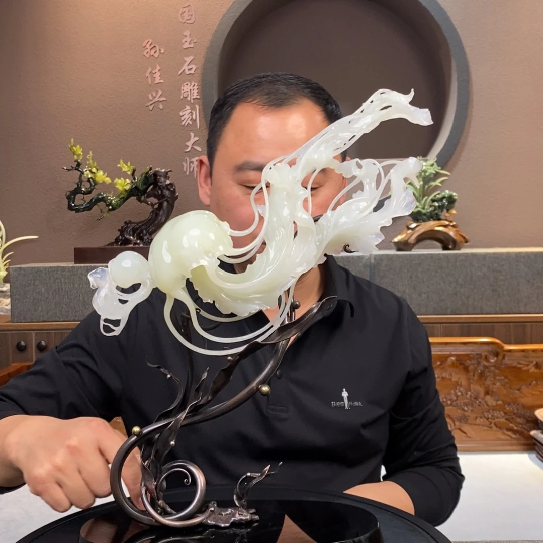 蛇纹石玉摆件未镶嵌曾**帅