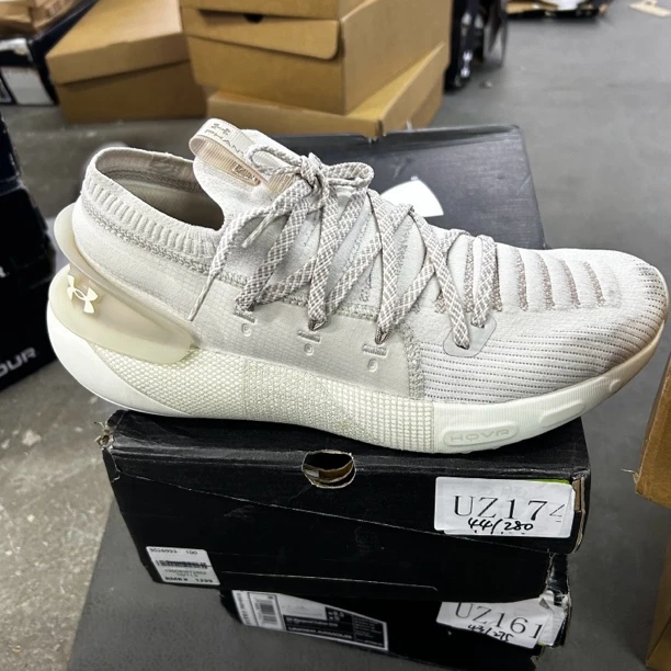 断码运动鞋-安德玛-UZ174