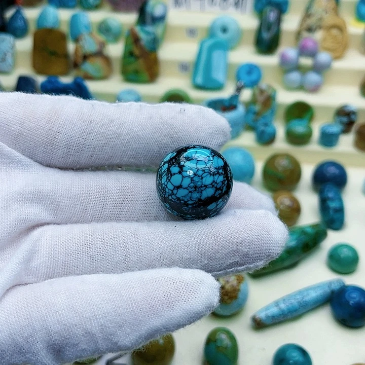 绿松石颈饰未镶嵌