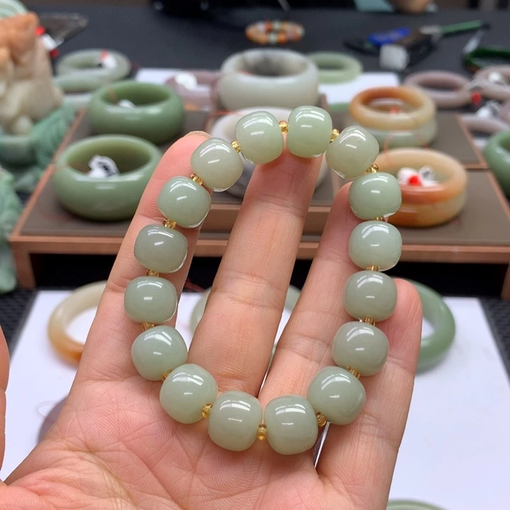 未镶嵌手镯石英质玉