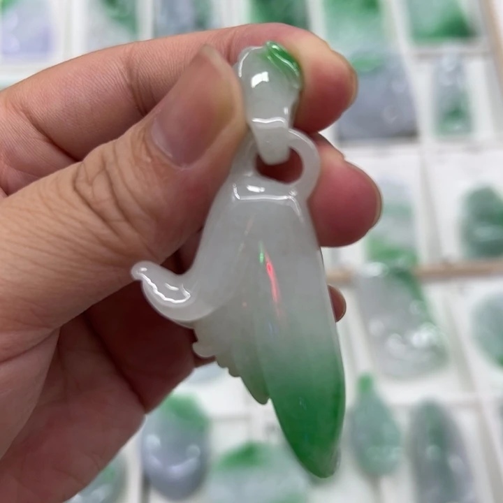 颈饰未镶嵌翡翠花