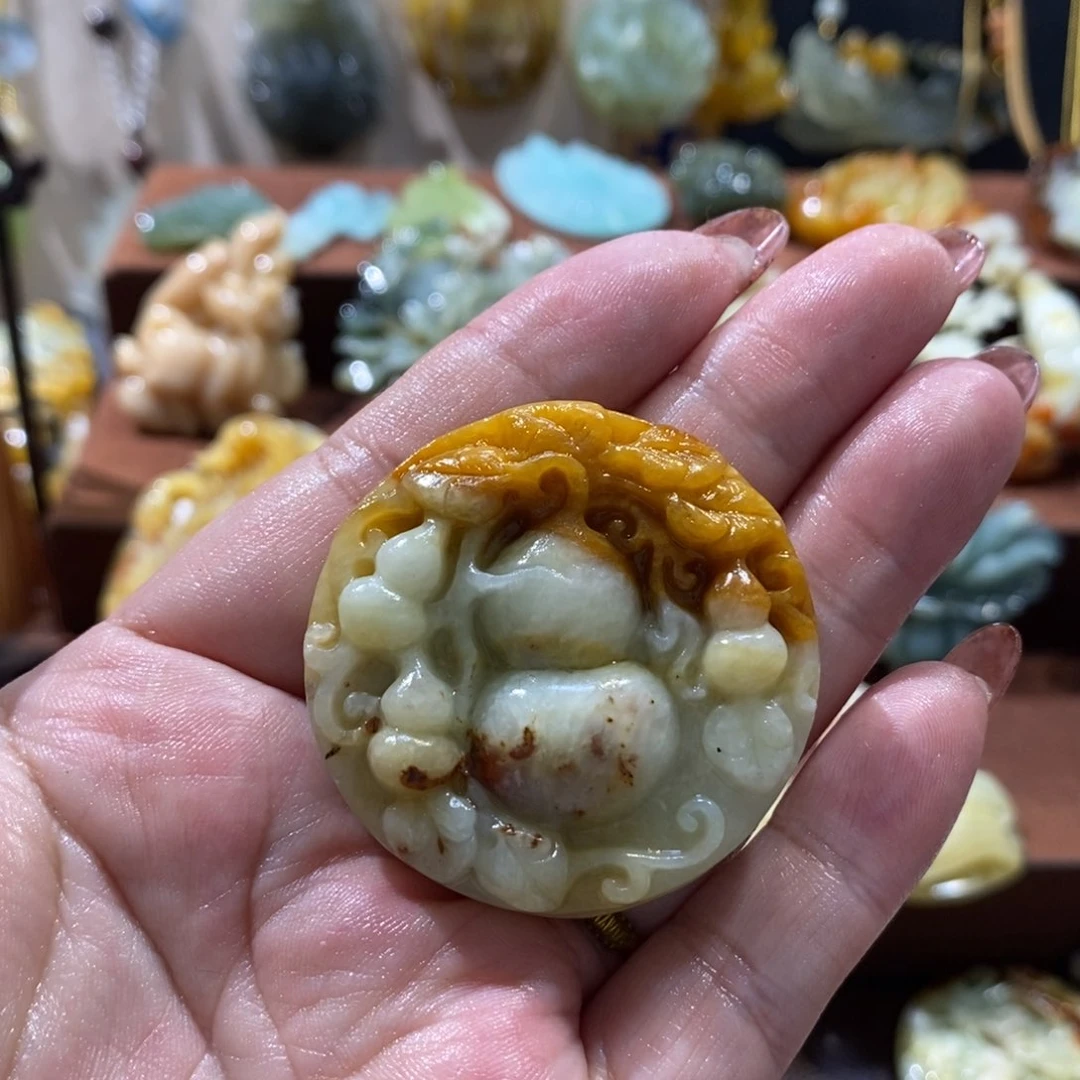 蛇纹石玉未镶嵌颈饰
