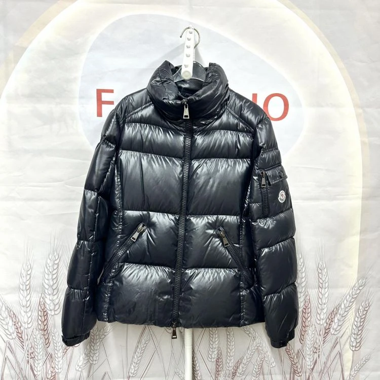MONCLER/羽绒服/95新/聚酯纤维/[251126MY]