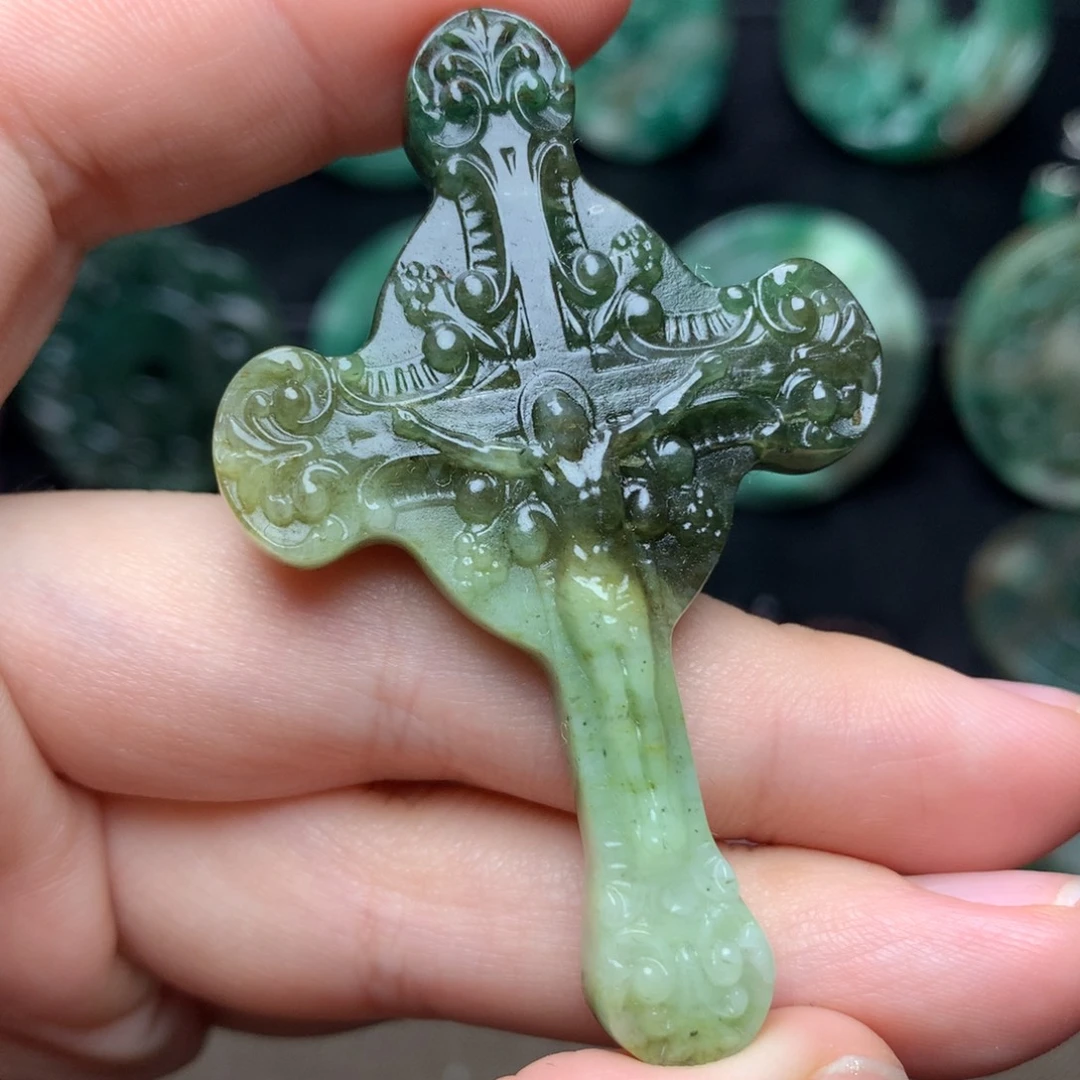 独山玉未镶嵌颈饰