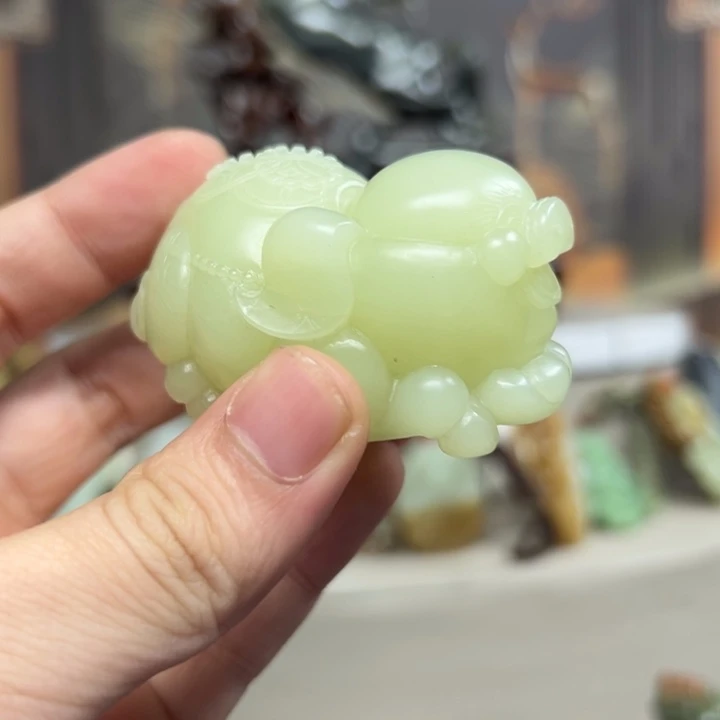 和田玉未镶嵌把件