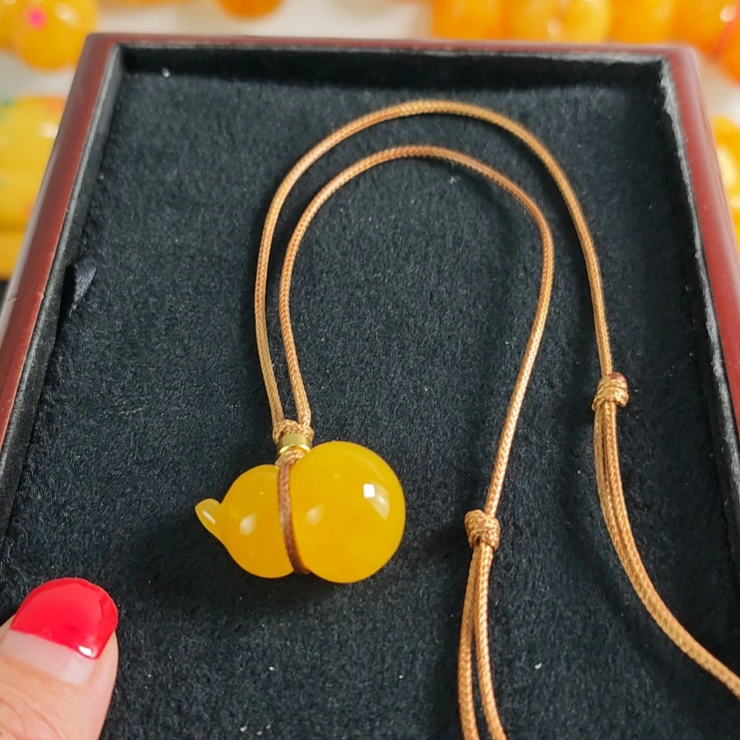 蜜蜡吊坠(赠链)未镶嵌