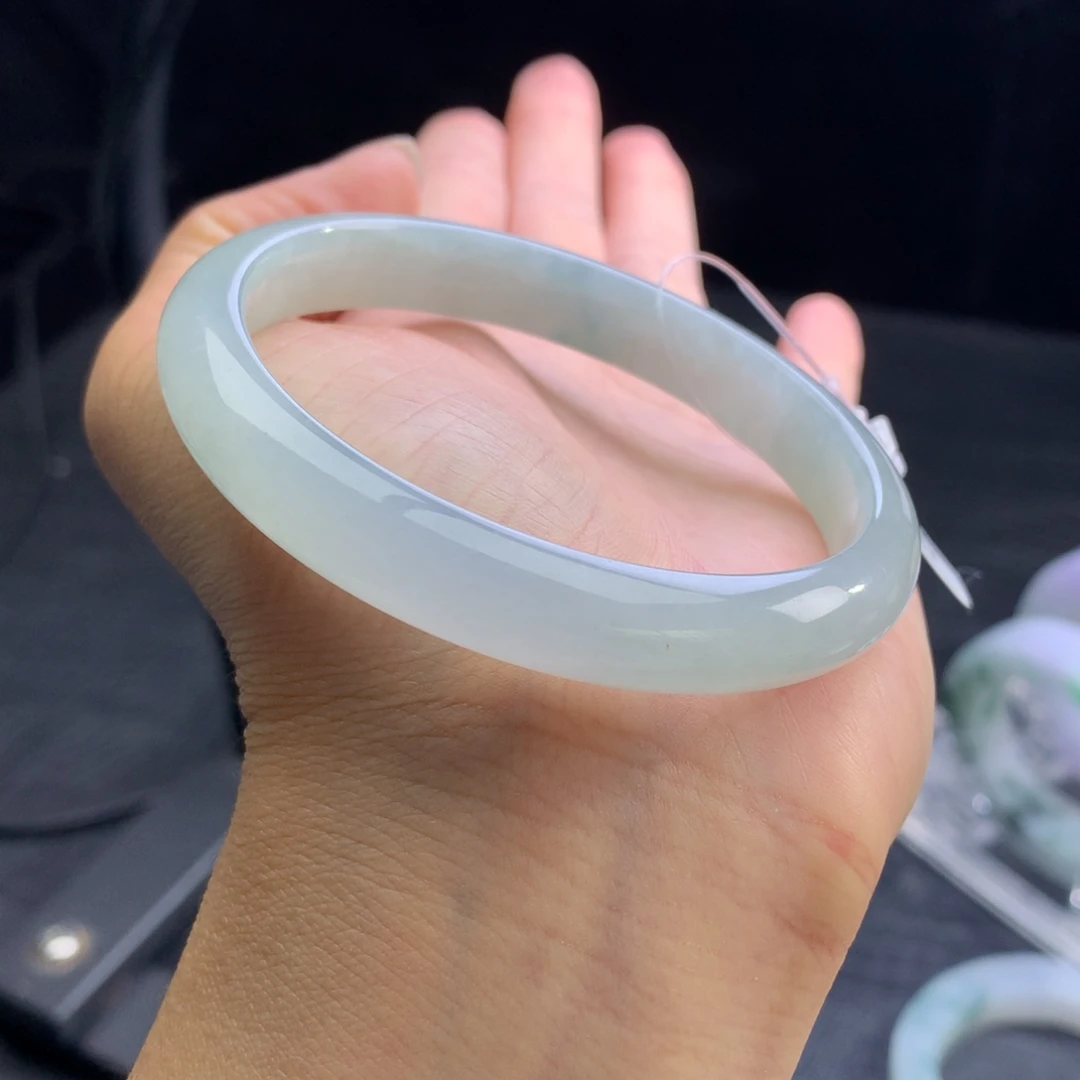定制翡翠未镶嵌手镯