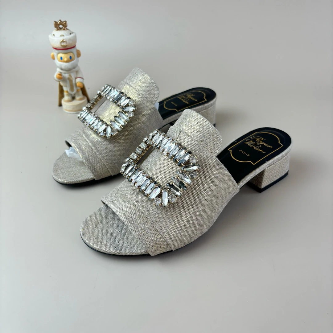 99新 Roger Vivier/罗杰·维威耶 米白钻扣棉麻高跟鞋35码YLP3246