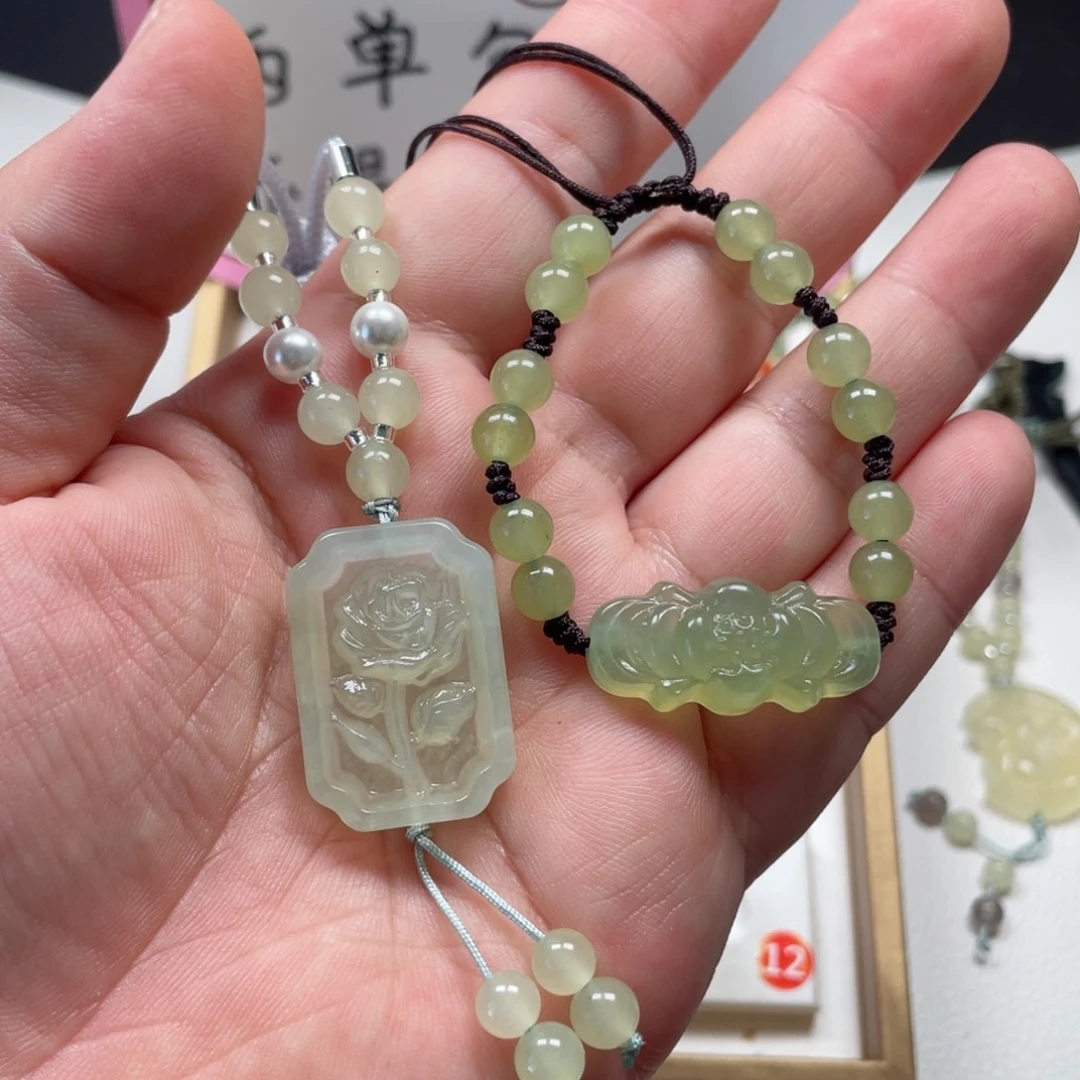 未镶嵌蛇纹石玉颈饰