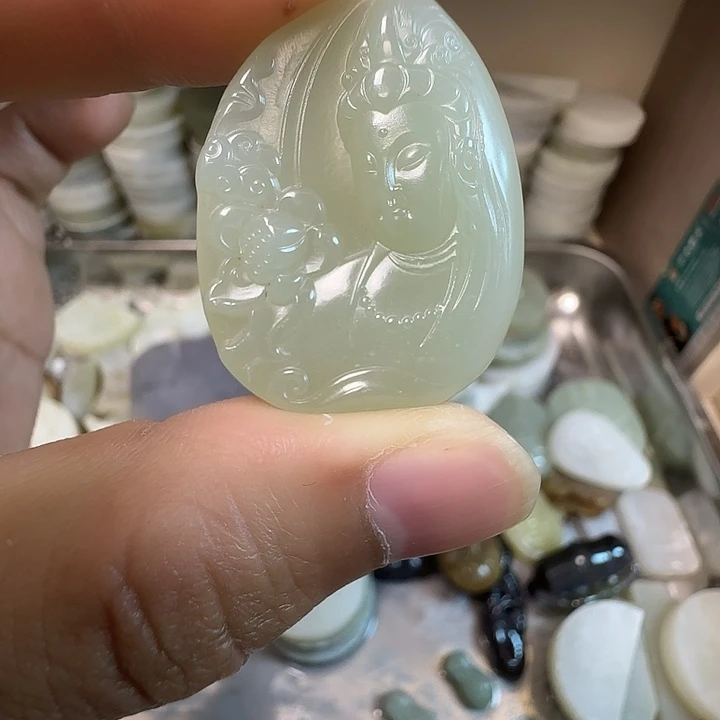 和田玉未镶嵌颈饰