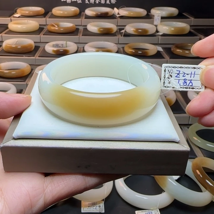 和田玉（糖玉）手镯未镶嵌