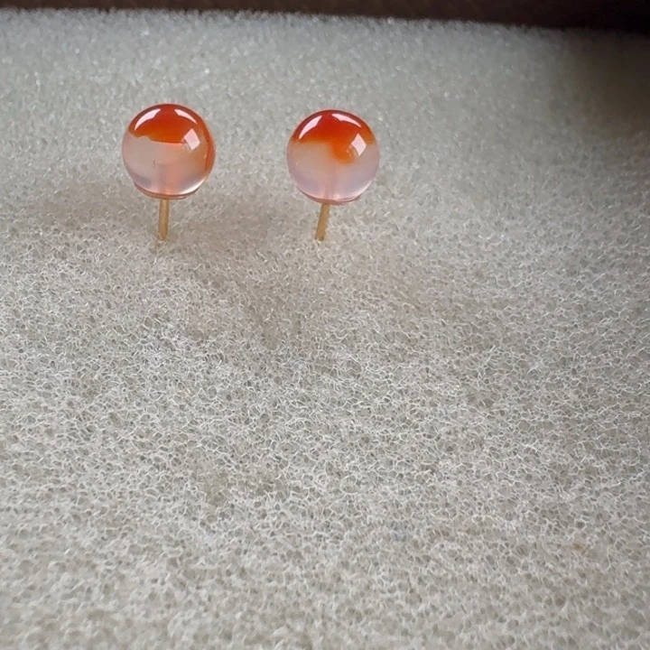 南红玛瑙冰飘耳钉18K金镶嵌